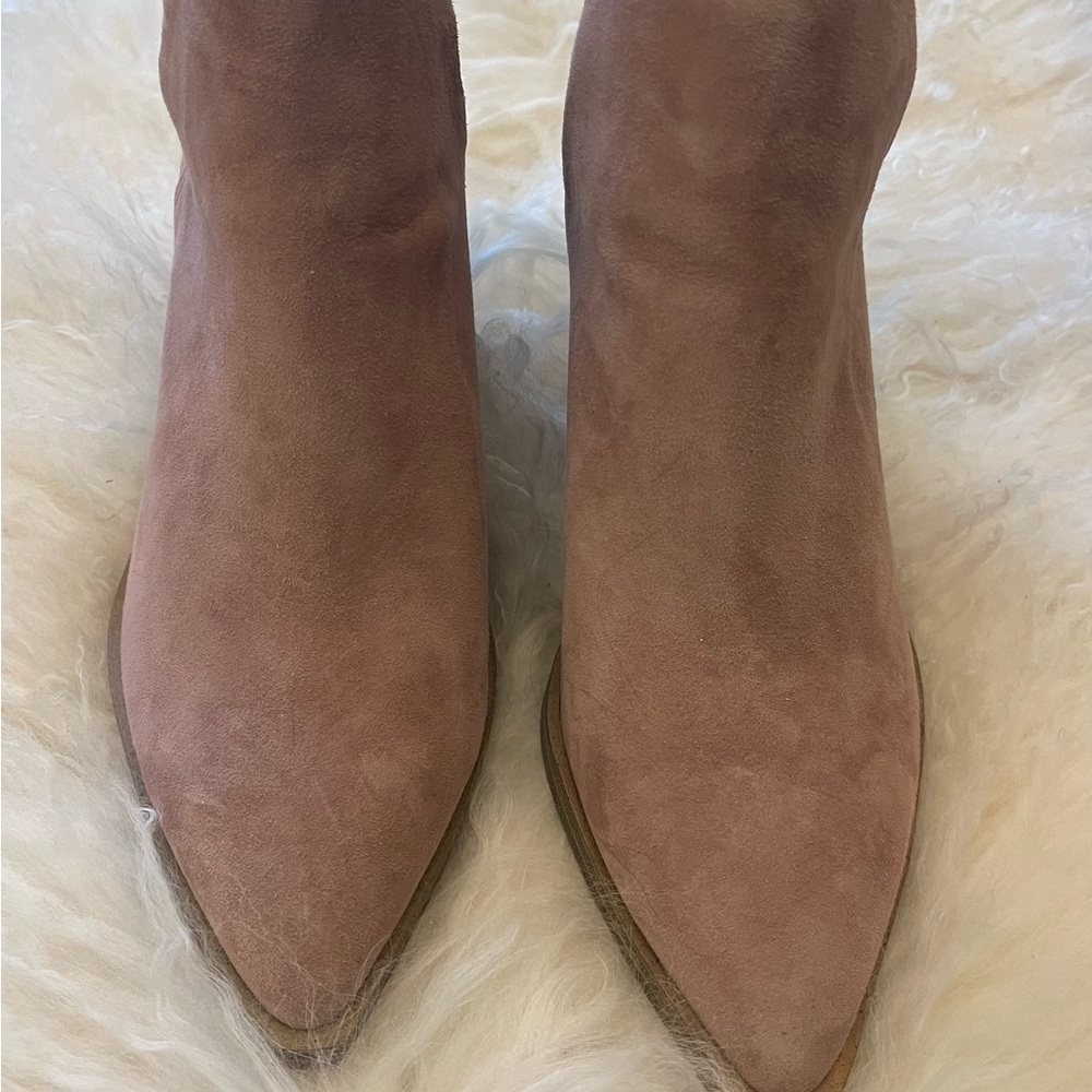 Vince Camuto Suede Pointed Toe Ankle Boots Women’s Size 7 Blush